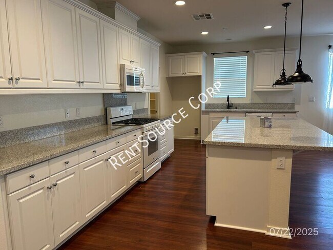 Building Photo - 45051 Marbella St