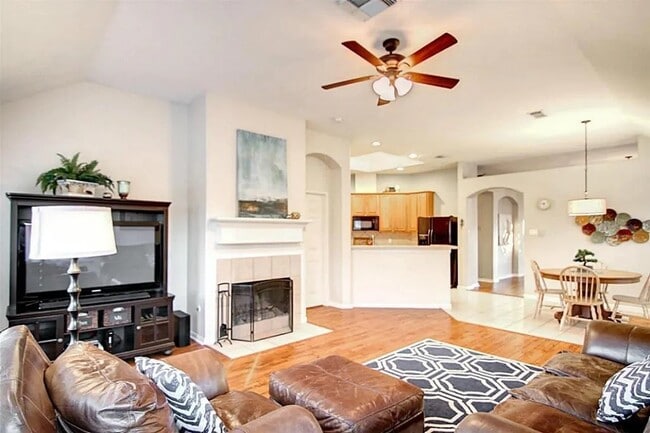 Building Photo - 11413 Easton Springs Dr