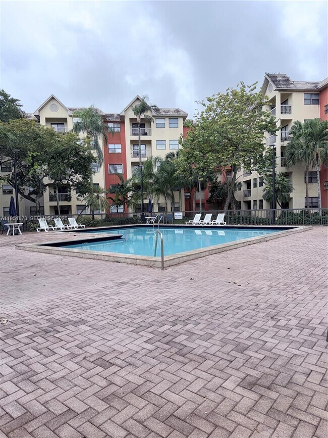 Building Photo - 8160 Geneva Ct