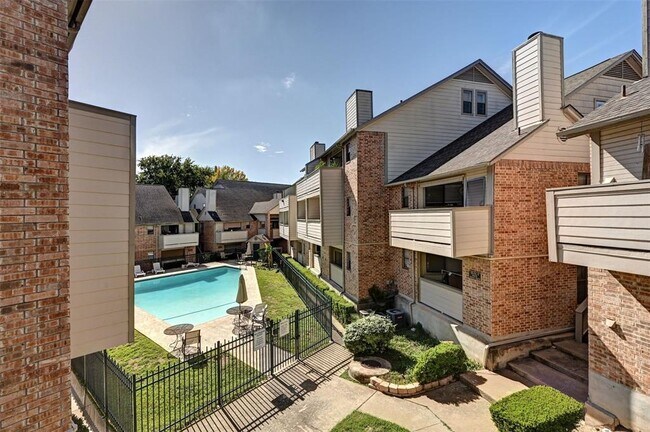 Building Photo - 2500 Burleson Rd