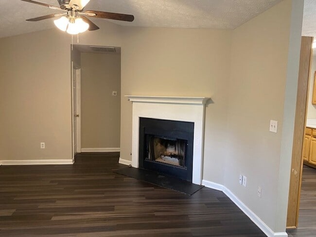 Building Photo - Ranch Style home in Locust Grove