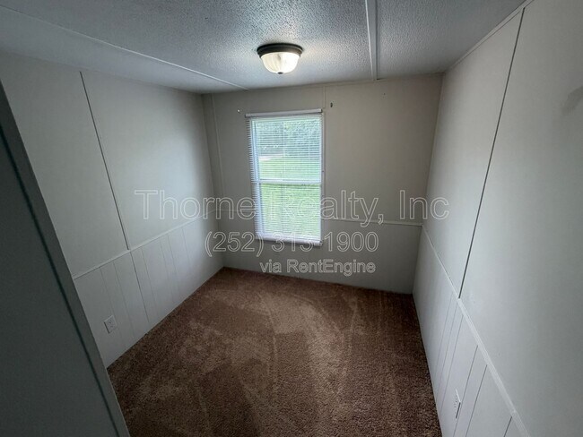 Building Photo - 39 Travis Ln