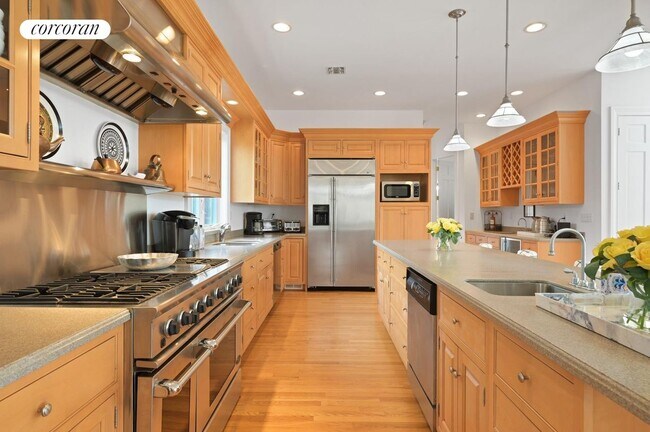 Building Photo - 17 Oceanview Dr