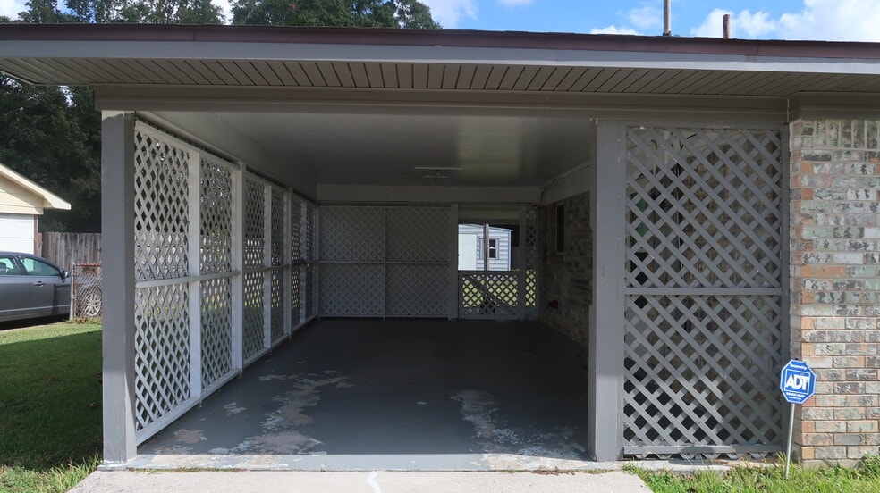 Building Photo - 8130 Kimberlin Dr S