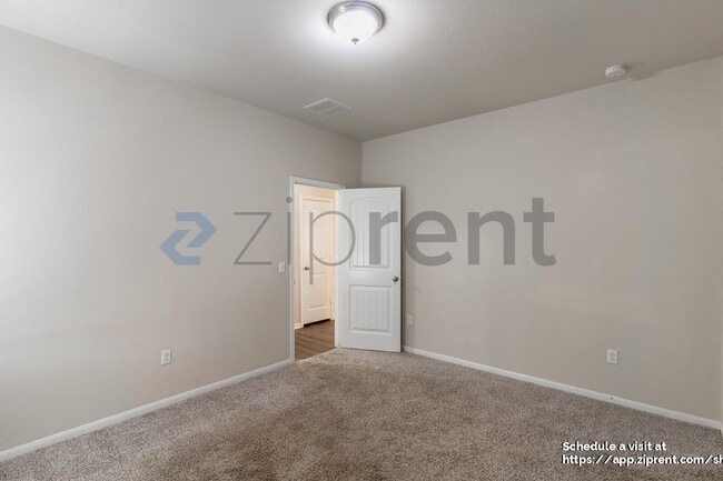 Building Photo - 1700 Atlantica St