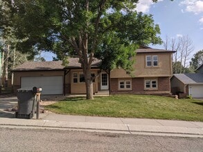 Building Photo - Old Farm tri-level with basement
