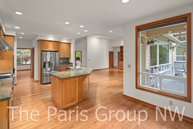 Building Photo - Gorgeous 3,400sf Golf Course Craftsman on ...