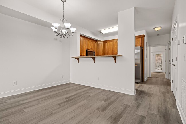 Building Photo - Newly renovated 3-bedroom, 2-bathroom town...