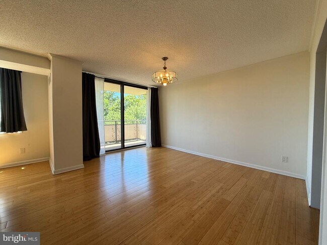 Building Photo - 5225 Pooks Hill Rd