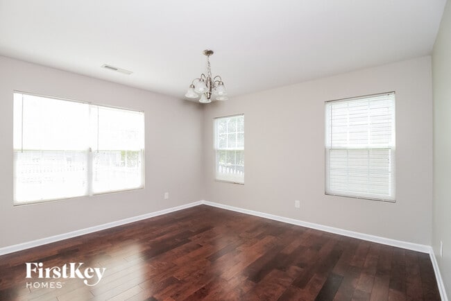 Building Photo - 475 Summergate Dr