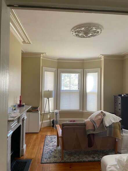 Main room - 26 Oxford St