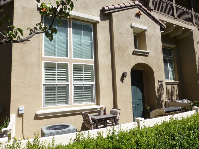 Building Photo - 416 W Linden Dr