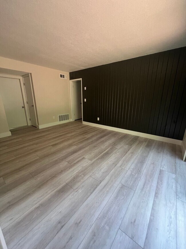 Building Photo - Spacious 4-Bedroom Pool Home in Desirable Winter Springs!