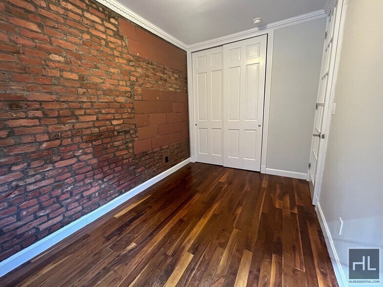 Building Photo - East 11th Street