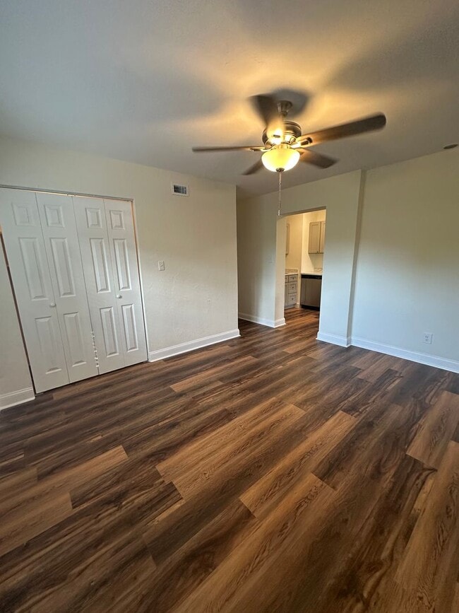 Building Photo - Newly remodeled 4 bedroom 2 bath Available...