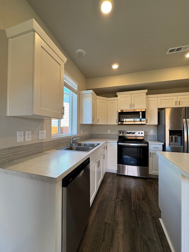 Building Photo - Pet-Friendly 3 Bed Home on Cul-de-Sac