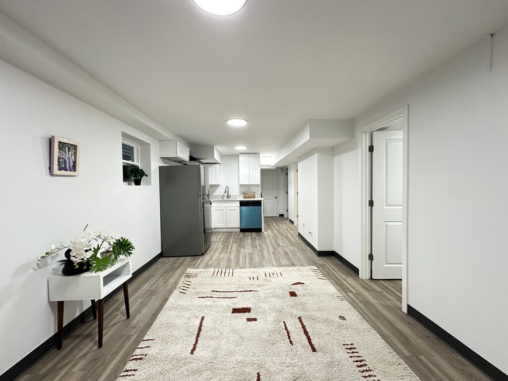 Building Photo - 1634 N Whipple St