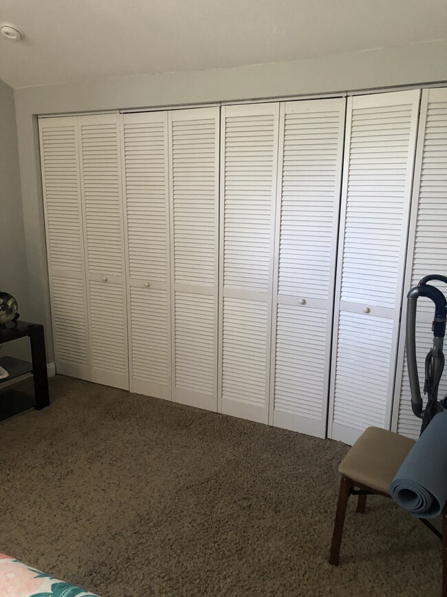 Closets - 13303 Broadhurst Loop