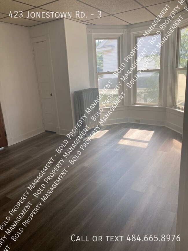 Building Photo - 423 Jonestown Rd