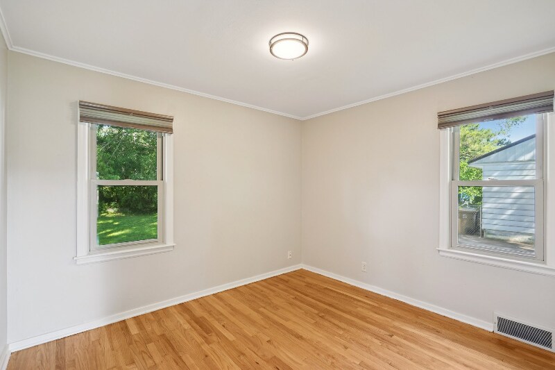 Building Photo - 1118 Lorraine Dr
