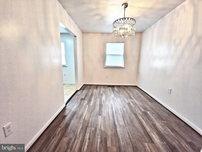 Building Photo - 14632 Earlham Ct