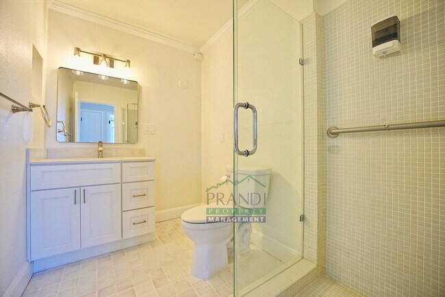 Building Photo - 2335 Shelter Bay Ave