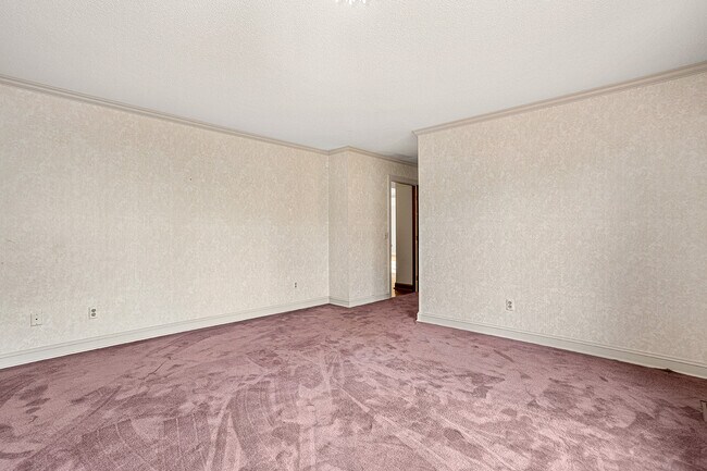 Building Photo - 274 Elkins Rd