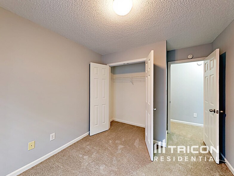 Building Photo - 5484 Sierra Tr