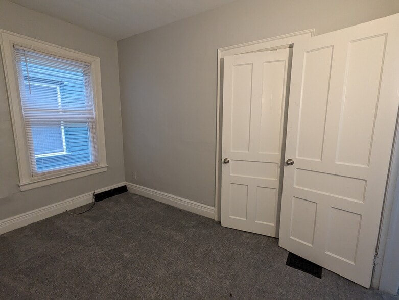 Building Photo - 576 Potomac Ave