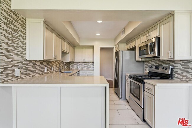 Building Photo - 1230 Princeton St