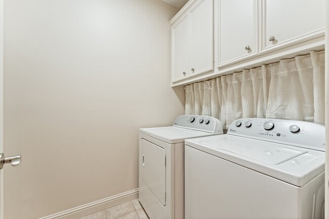 Building Photo - 5422 Gibson St