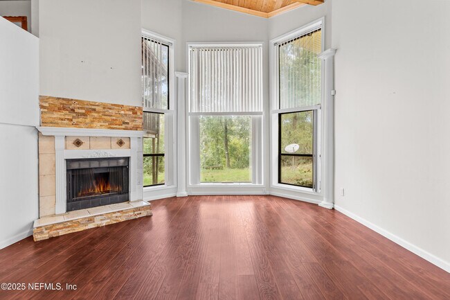 Building Photo - 764 Hazelwood Ct