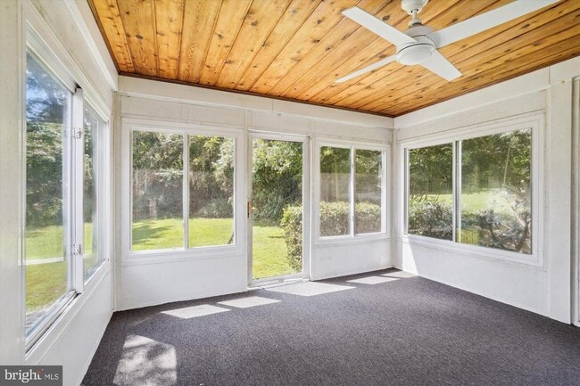 Building Photo - 6139 Tompkins Dr