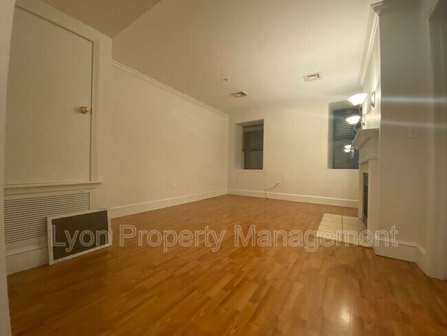 Building Photo - 426 Mt Hope St