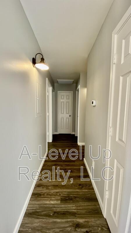 Building Photo - 219 W Pennsylvania Dr