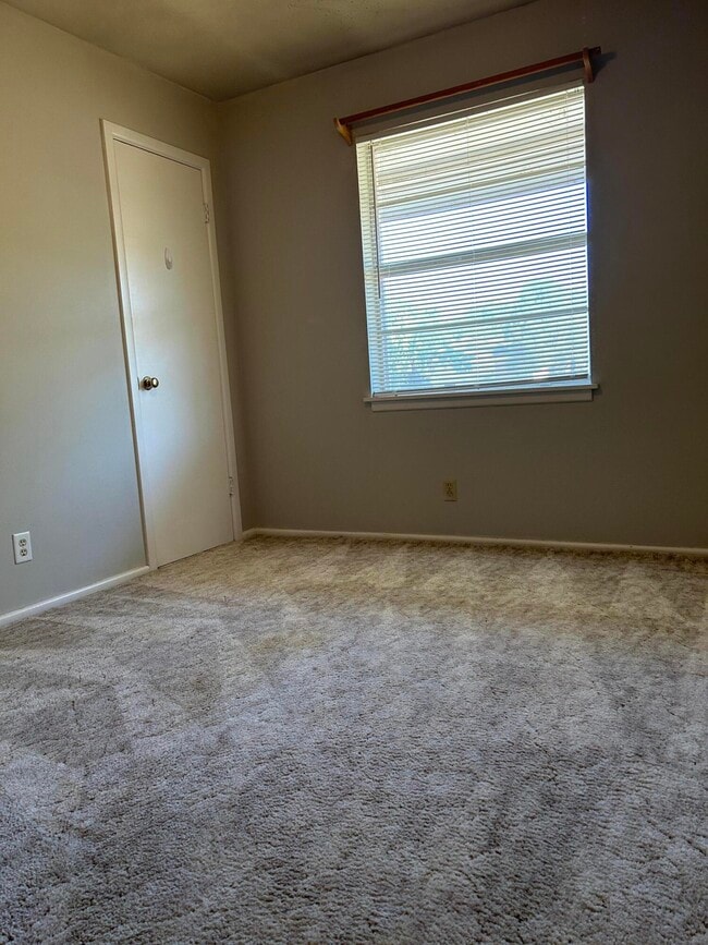 Building Photo - 5423 45th St