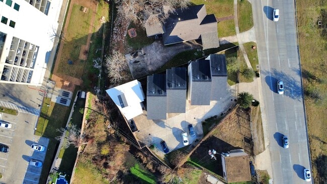 Building Photo - 146 Carson Ct