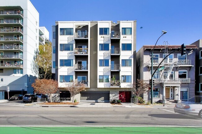 Building Photo - 1524 1st Ave
