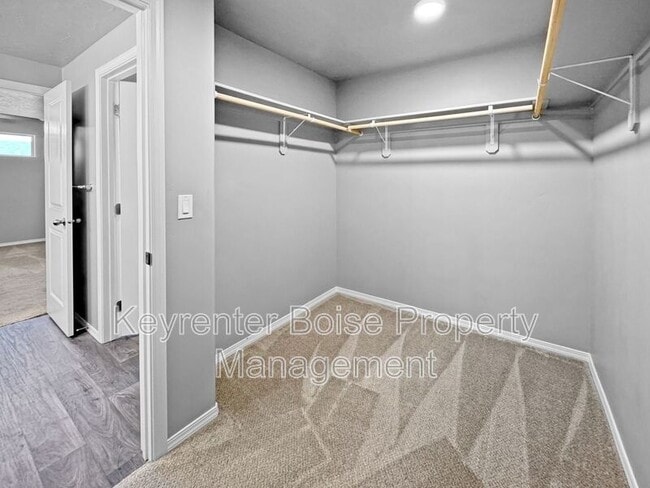 Building Photo - 34 N Mingus Ave