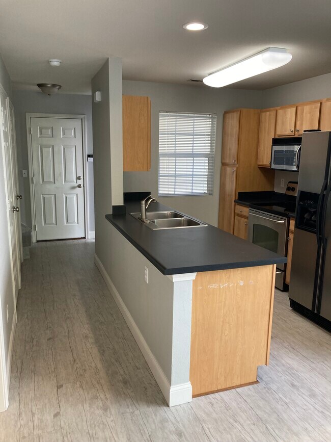 Kithchen - 708 Woodside Creek Dr