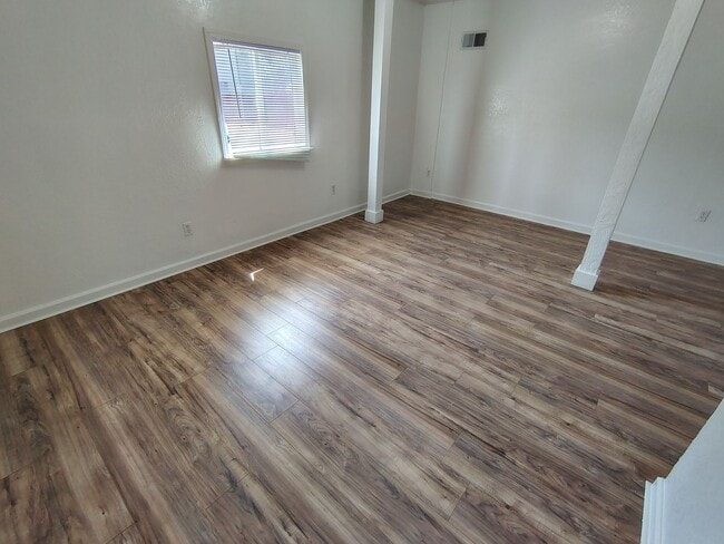 Building Photo - 1351 Leonard Ave