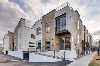 Building Photo - Sunnyside 3 Bedroom Townhomes for Rent