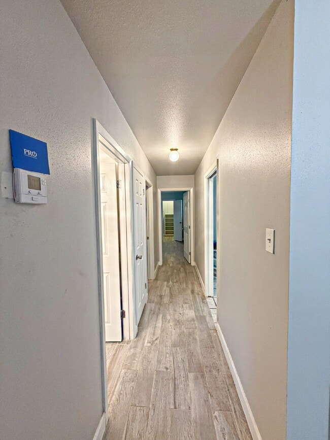 Building Photo - 4230 Havenview Dr