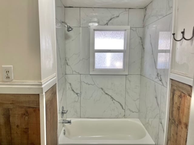 Building Photo - 133 W House