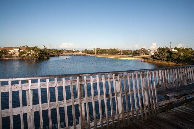 Building Photo - 57219 Island Club Ln