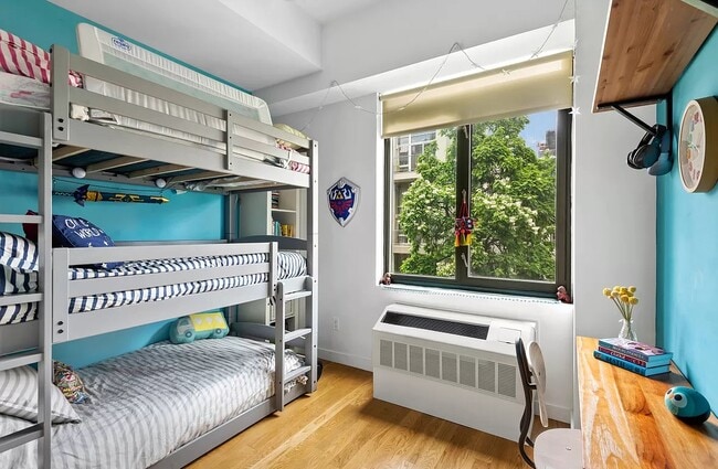 Building Photo - Comfortable Living in a Great Neighborhood