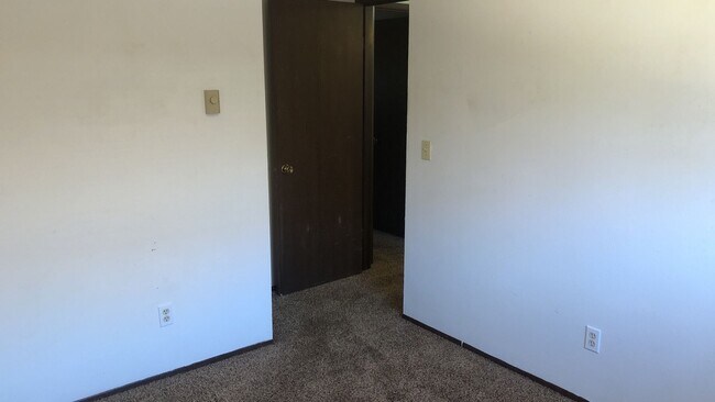 Building Photo - 2125 NW Turner Dr