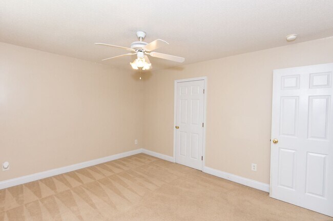 Building Photo - Great home in Hubert