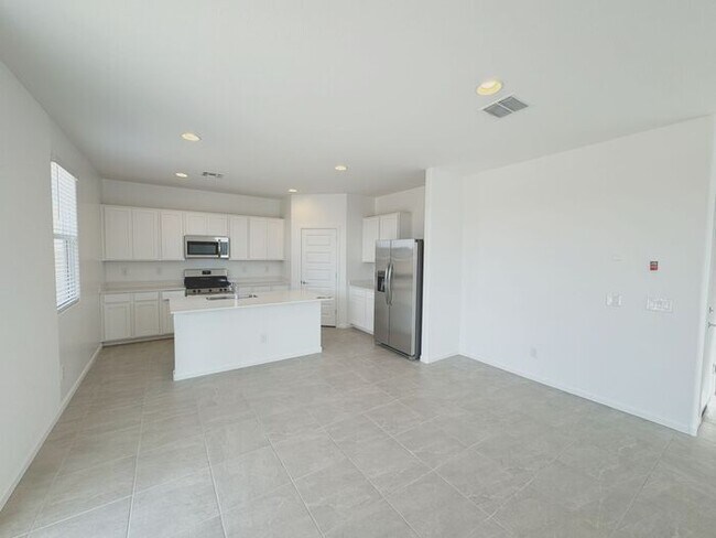 Building Photo - MOVE IN SPECIALS!! New 5-Bedroom Home in P...