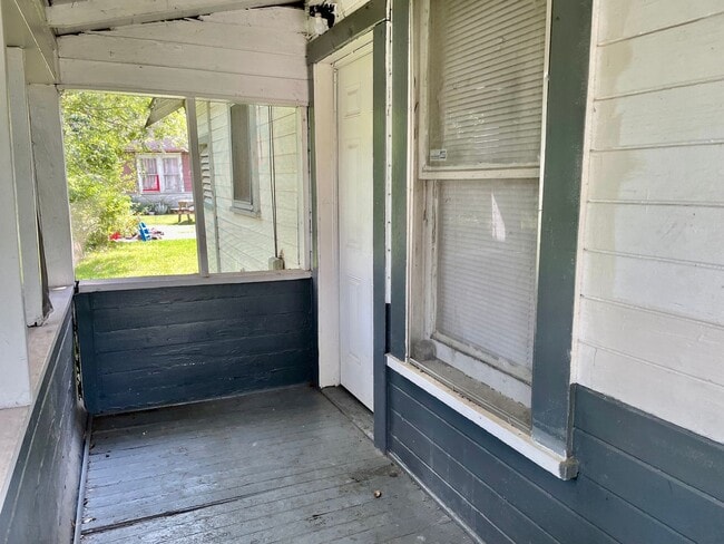 Building Photo - 1491 Brockman St